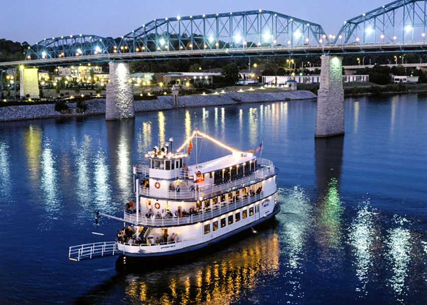 Southern Belle Riverboat on the Chattanooga River
